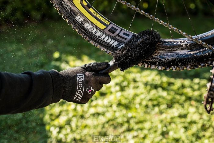 Щітка MUC-OFF для коліс